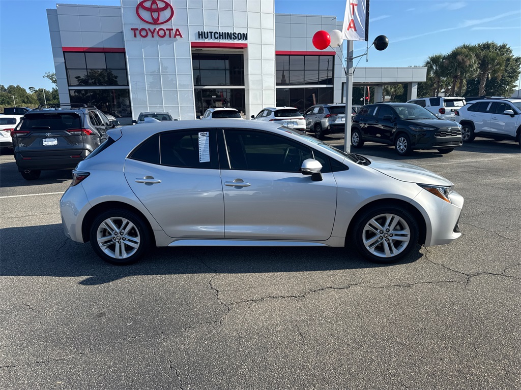 2022 Toyota Corolla SE photo 2