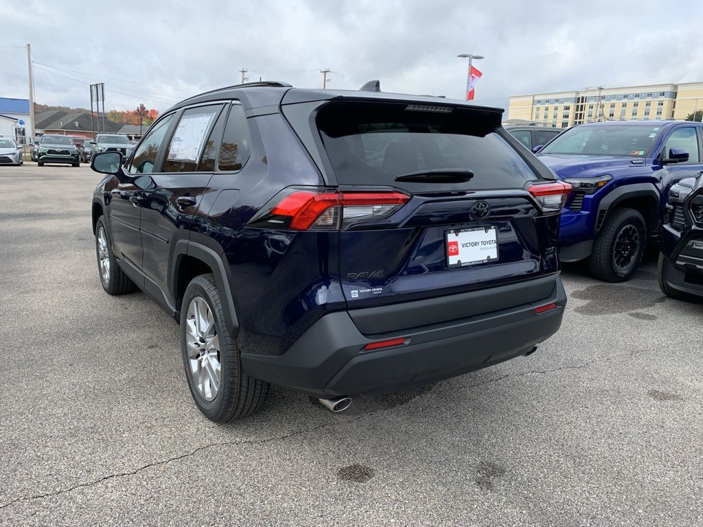 2025 Toyota RAV4 XLE Premium photo 4