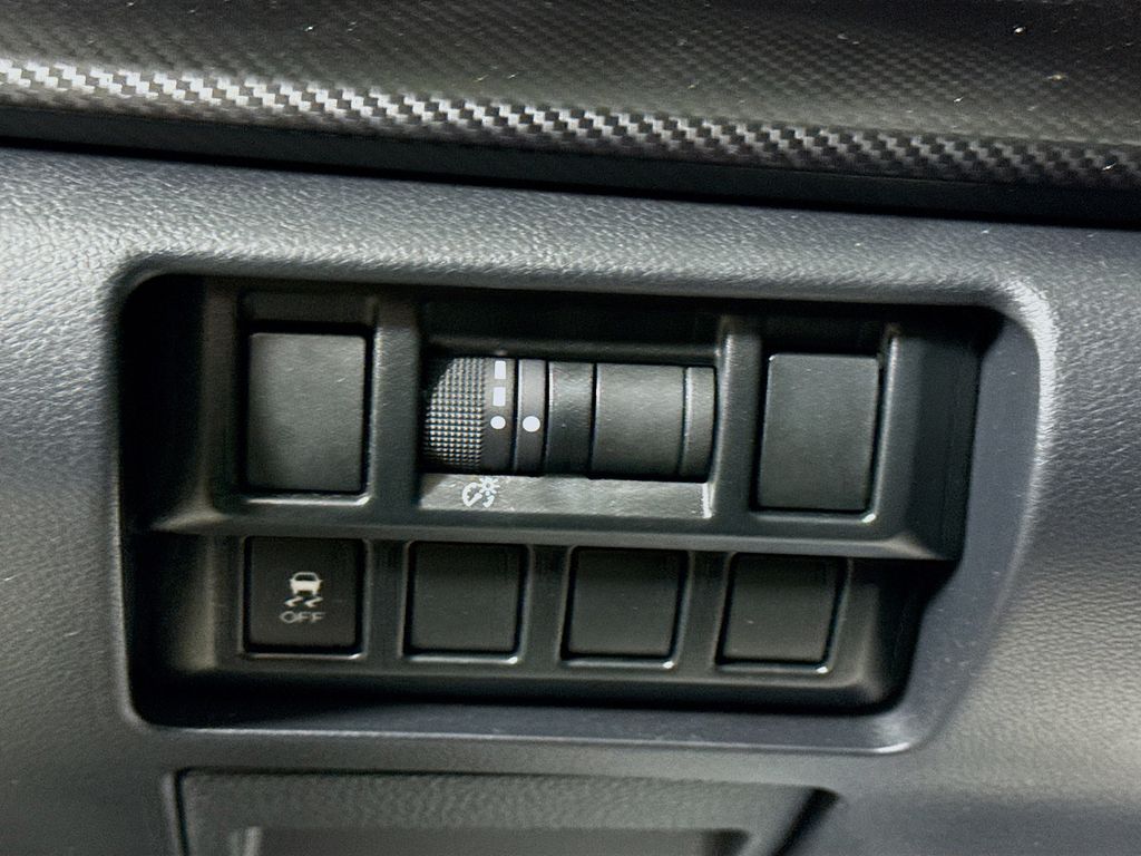 2019 Subaru Crosstrek 2.0i Premium photo 10
