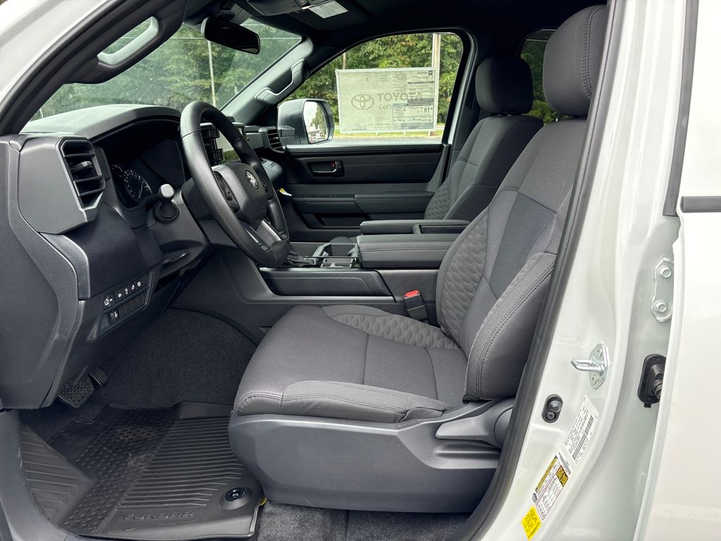 2025 Toyota Tundra SR CrewMax photo 9