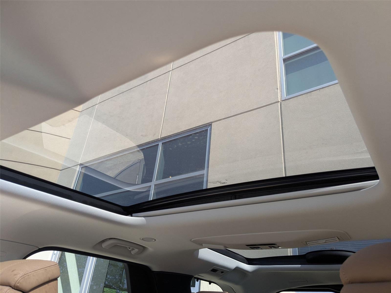 2025 Land Rover Discovery Metropolitan Edition photo 23