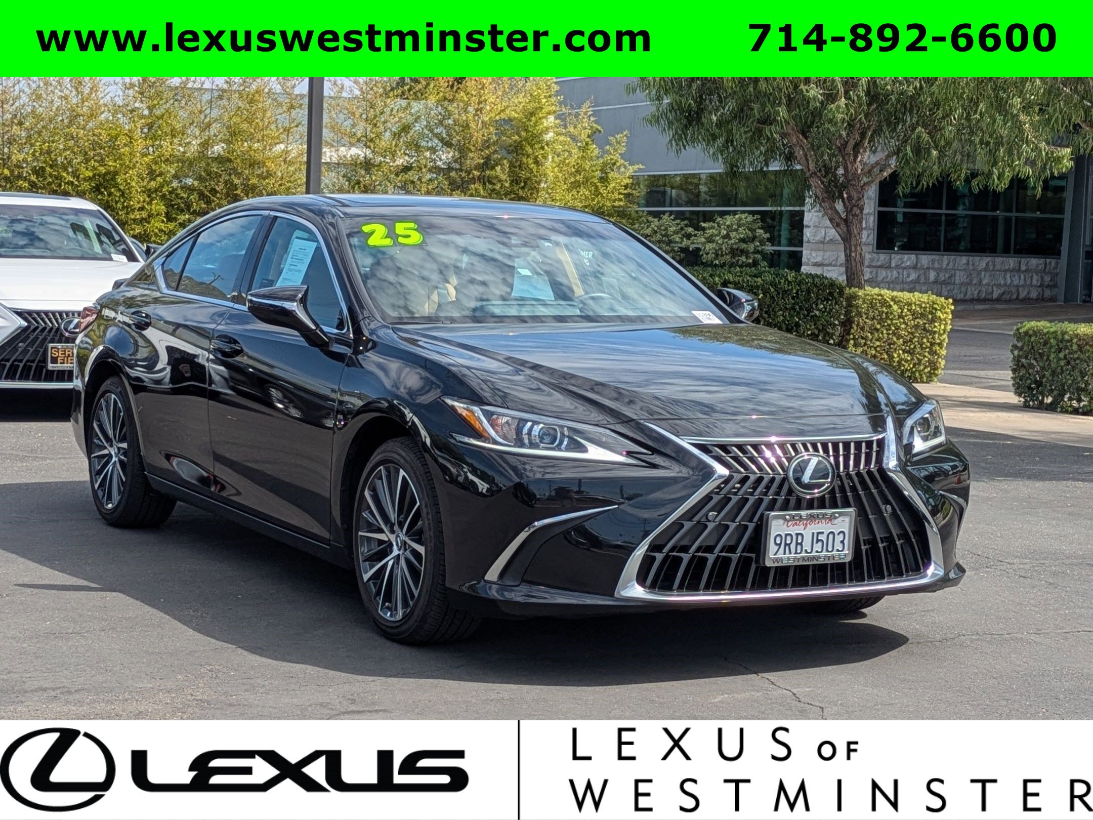 2025 Lexus ES 300h photo 3
