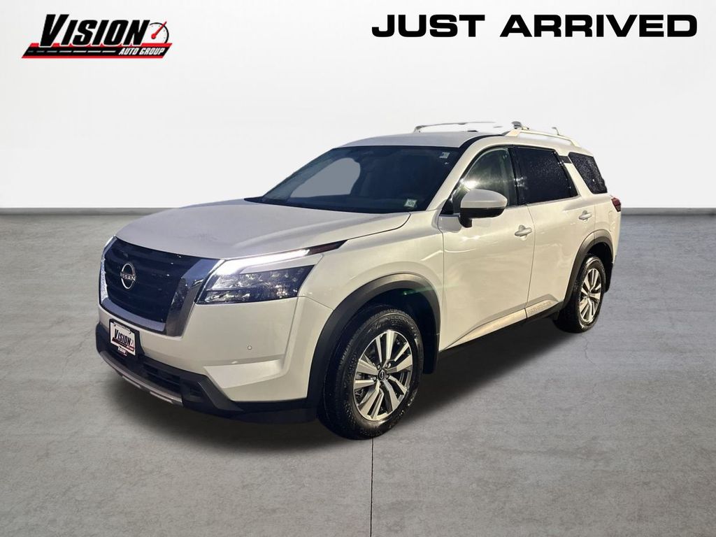 2025 Nissan Pathfinder SL's photo