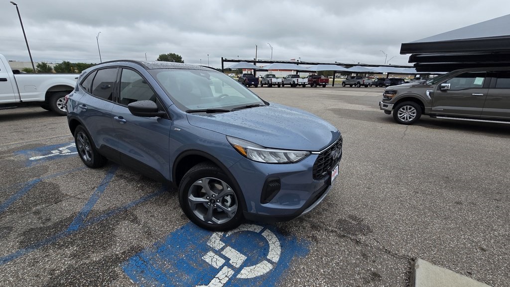 2026 Ford Escape ST-Line photo 3