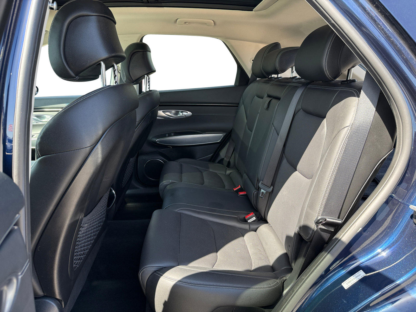 2023 Genesis GV70 2.5T photo 16