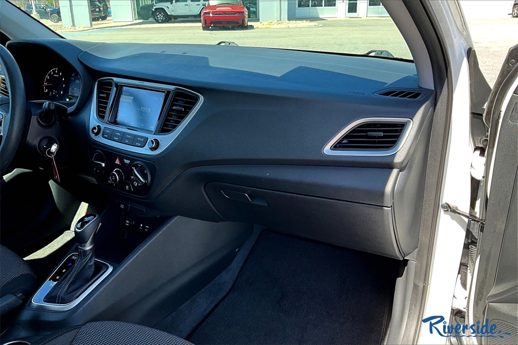 2022 Hyundai Accent SEL photo 20