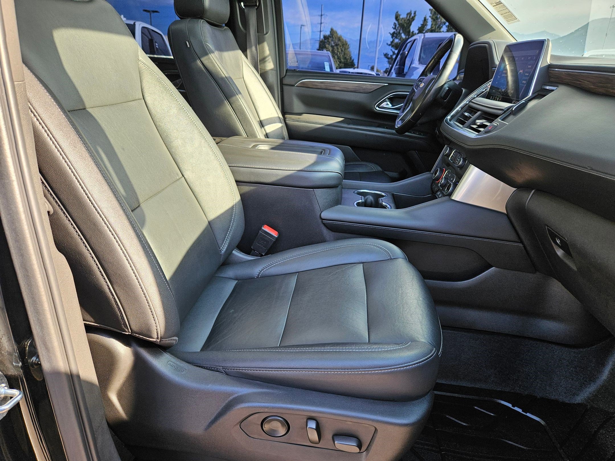 2021 Chevrolet Tahoe LT photo 30