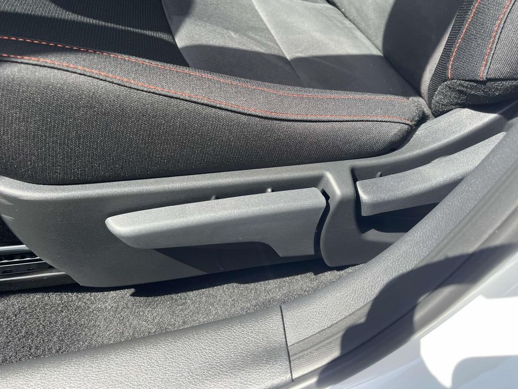 2025 Nissan Sentra SR photo 11