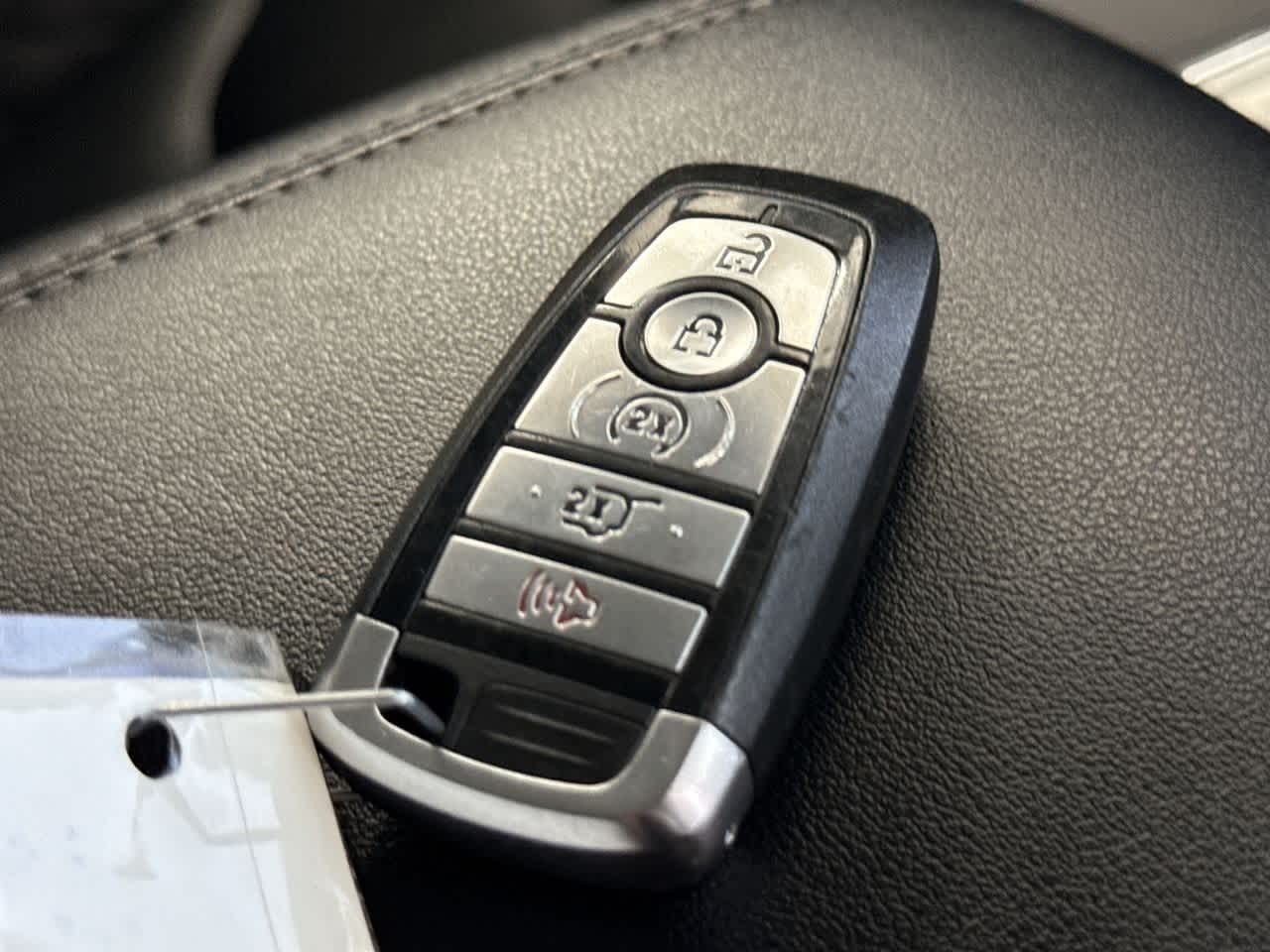 2024 Ford Edge Titanium photo 25