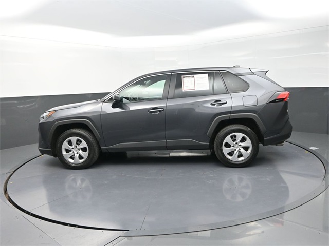 2024 Toyota RAV4 LE photo 4