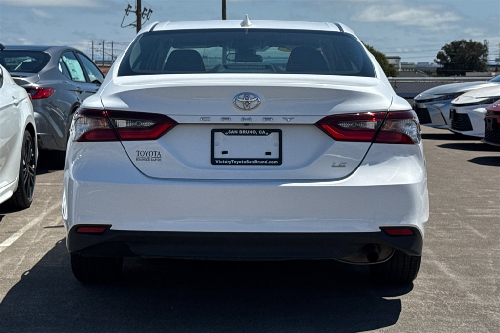2024 Toyota Camry LE photo 5