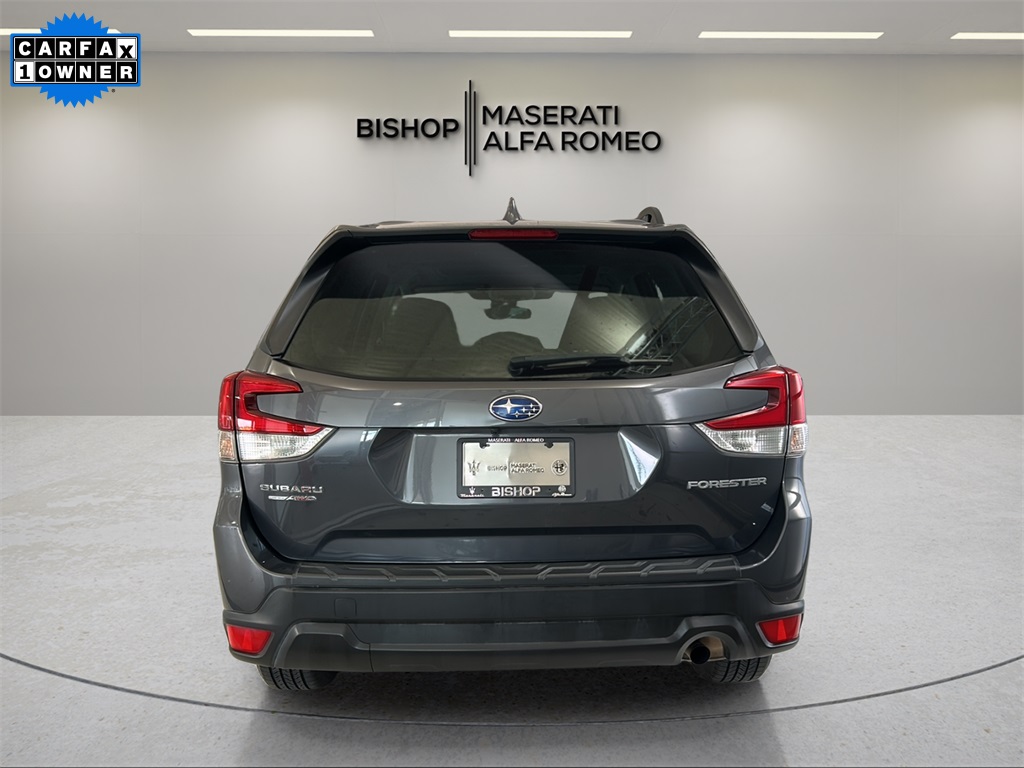 2022 Subaru Forester Premium photo 4