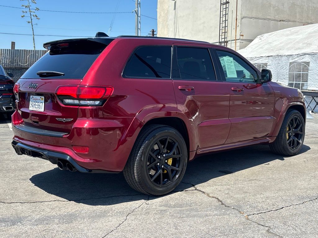 2021 Jeep Grand Cherokee Trackhawk photo 2