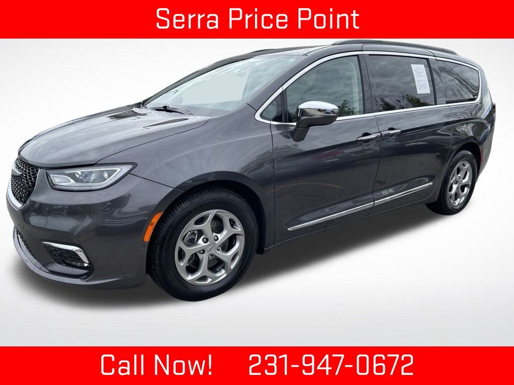 2022 Chrysler Pacifica Limited's photo