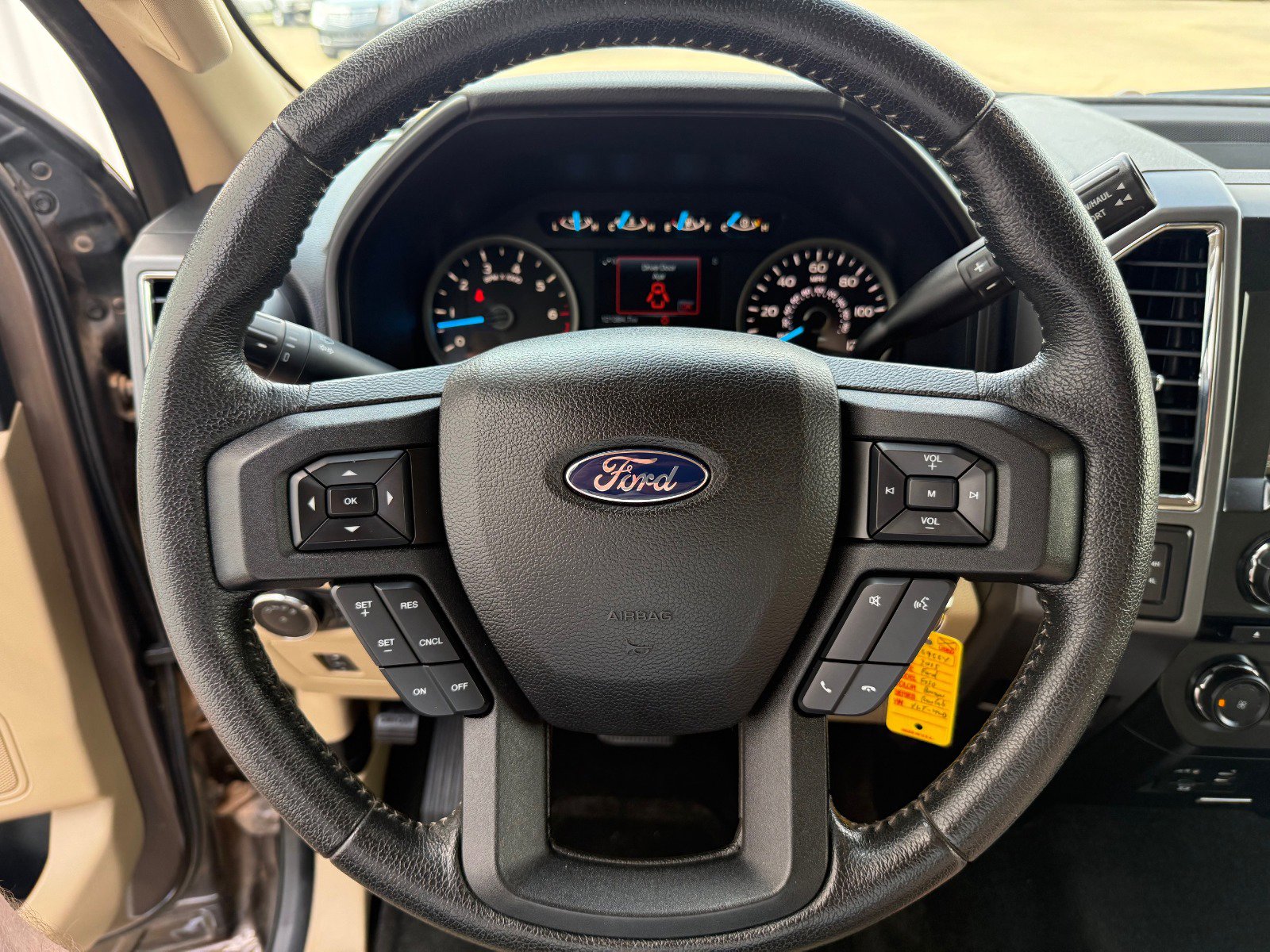 2015 Ford F-150 XLT photo 15