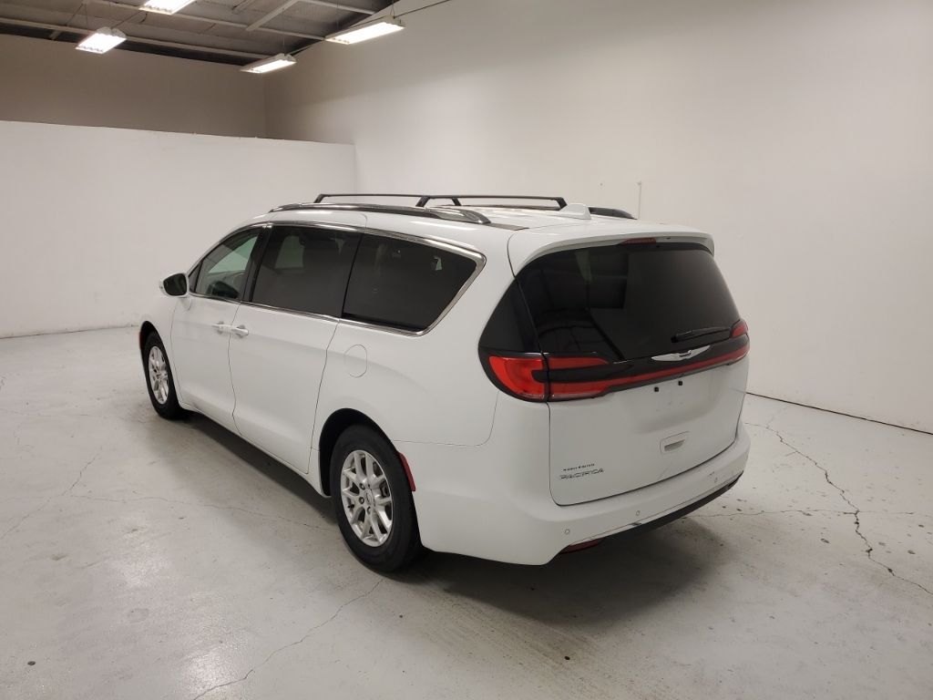 2021 Chrysler Pacifica Touring L photo 3