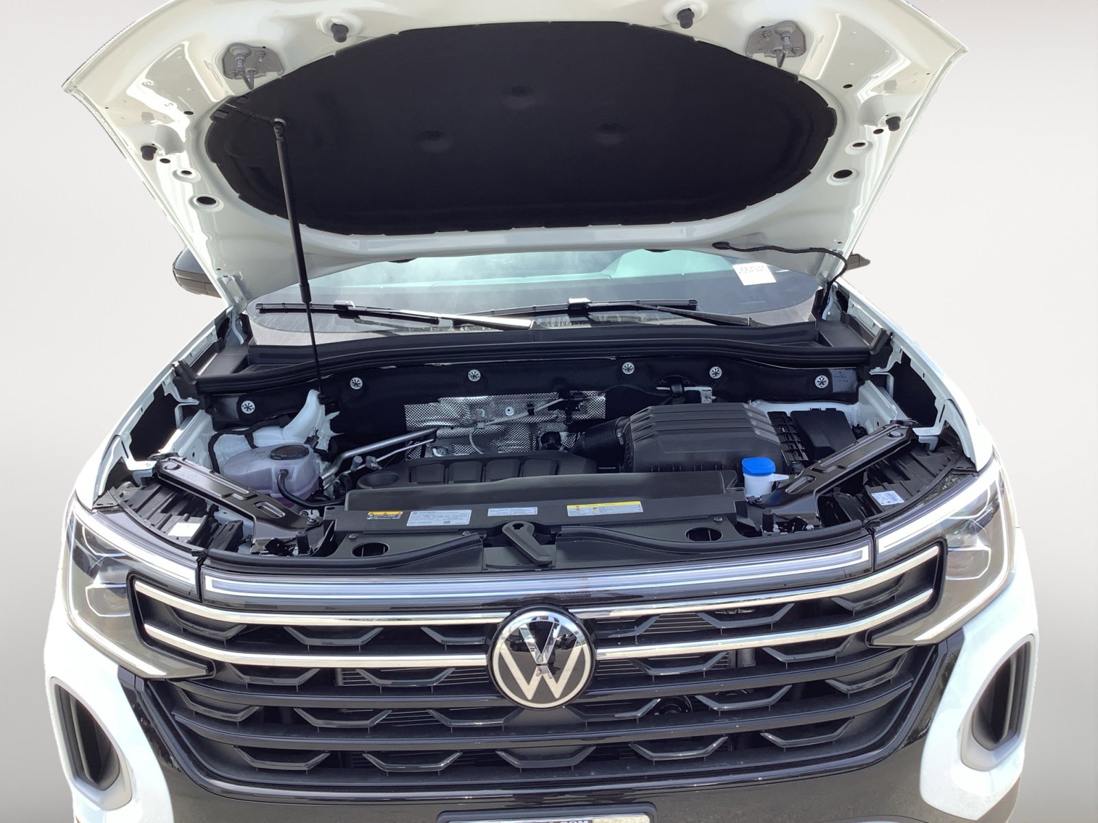 2025 Volkswagen Atlas Peak Edition SE photo 12