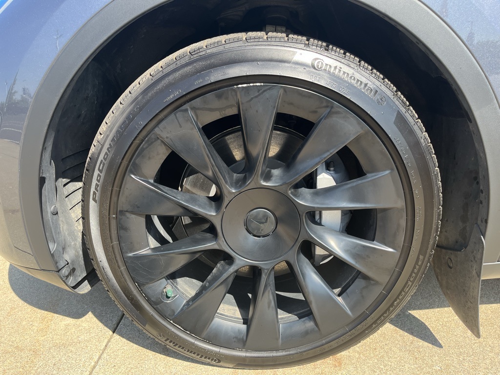 2023 Tesla Model Y Long Range photo 10