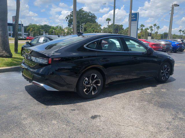 2025 Hyundai Sonata SEL photo 3