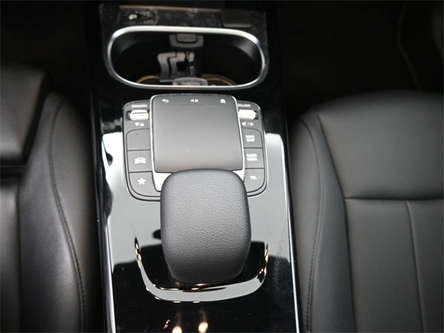 2022 Mercedes Benz A 220 photo 4