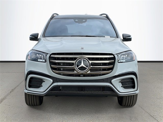 2025 Mercedes Benz GLS 580 4MATIC photo 2