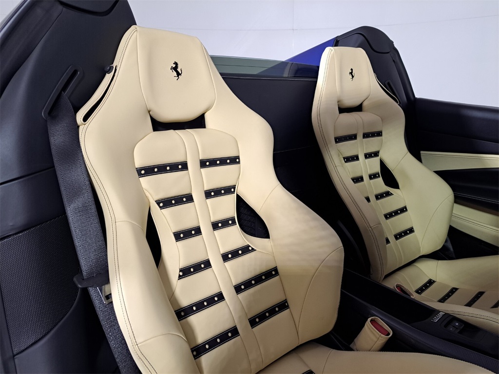 Certified Used 2023 Blu Corsa Ferrari Base image 5