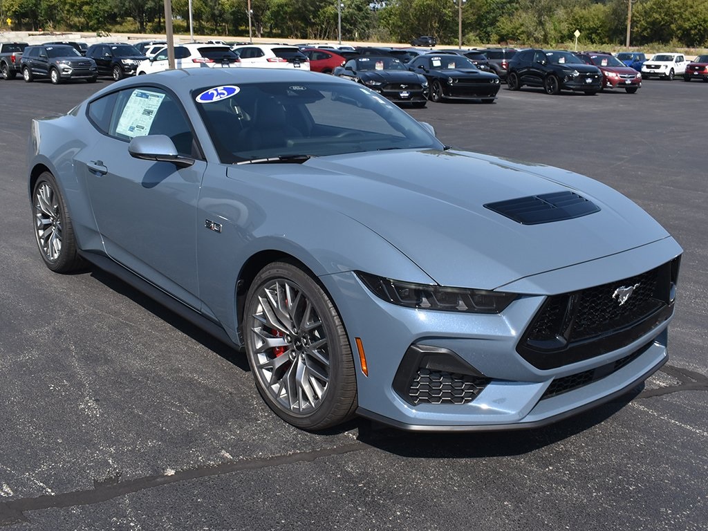 2025 Ford Mustang GT Premium photo 12