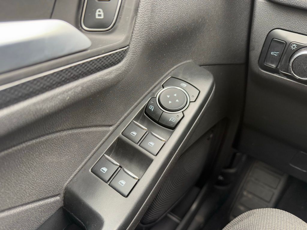 2023 Ford Escape ST-Line photo 3