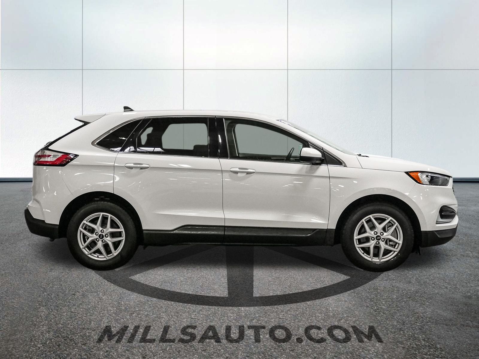2024 Ford Edge SEL photo 8