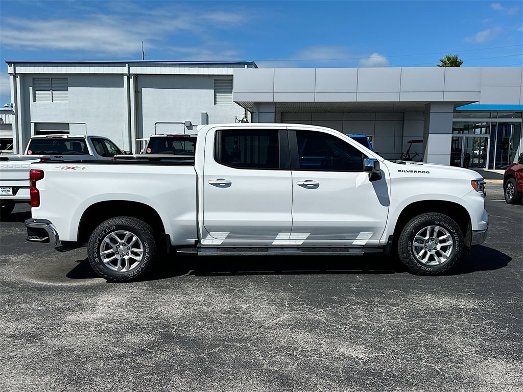 2025 Chevrolet Silverado 1500 LT photo 3
