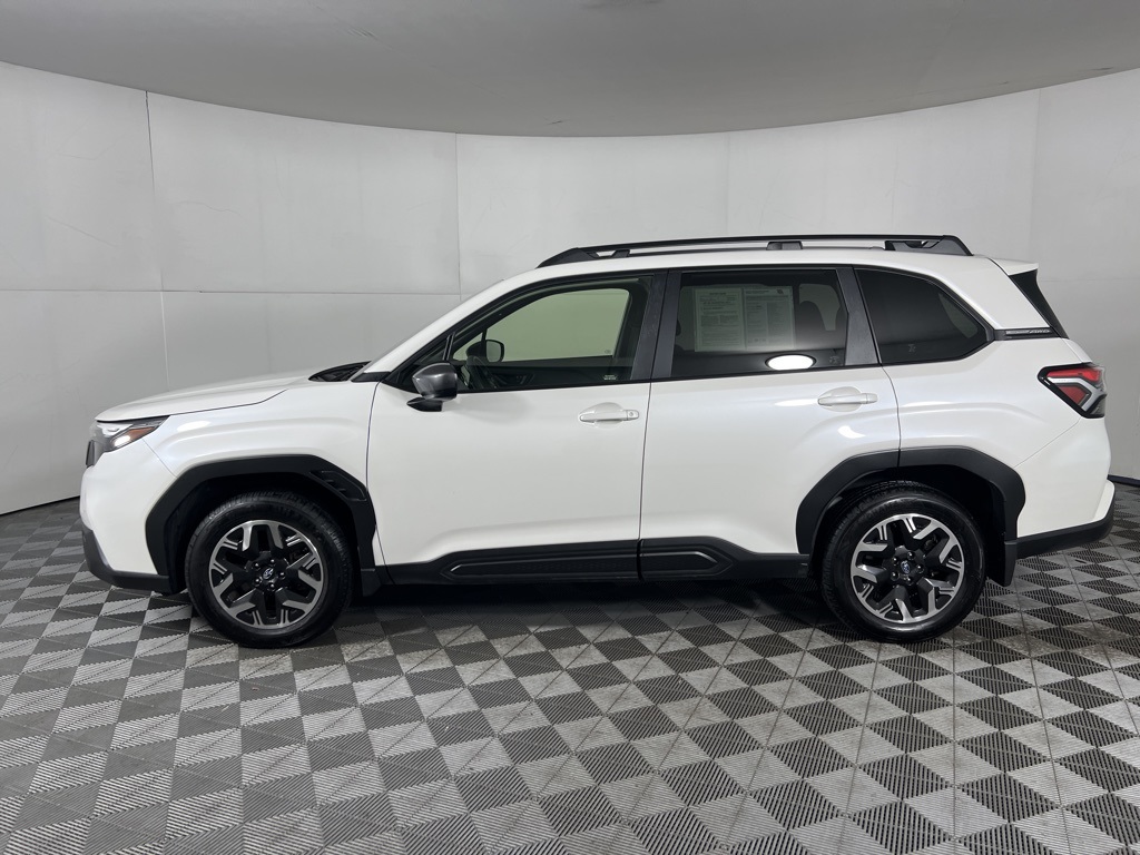 2025 Subaru Forester Premium Base photo 10