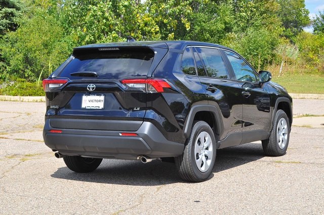 2025 Toyota RAV4 LE photo 3