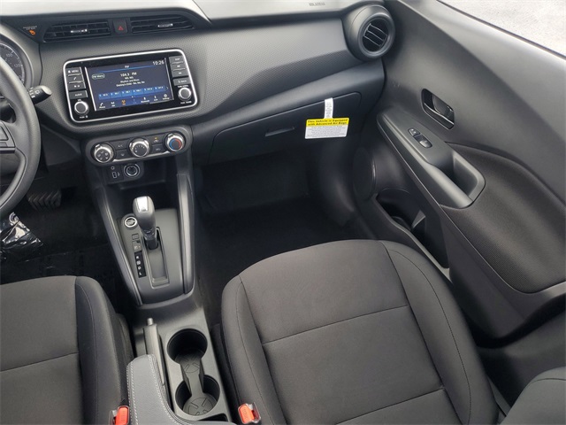 2025 Nissan Kicks Play S photo 9