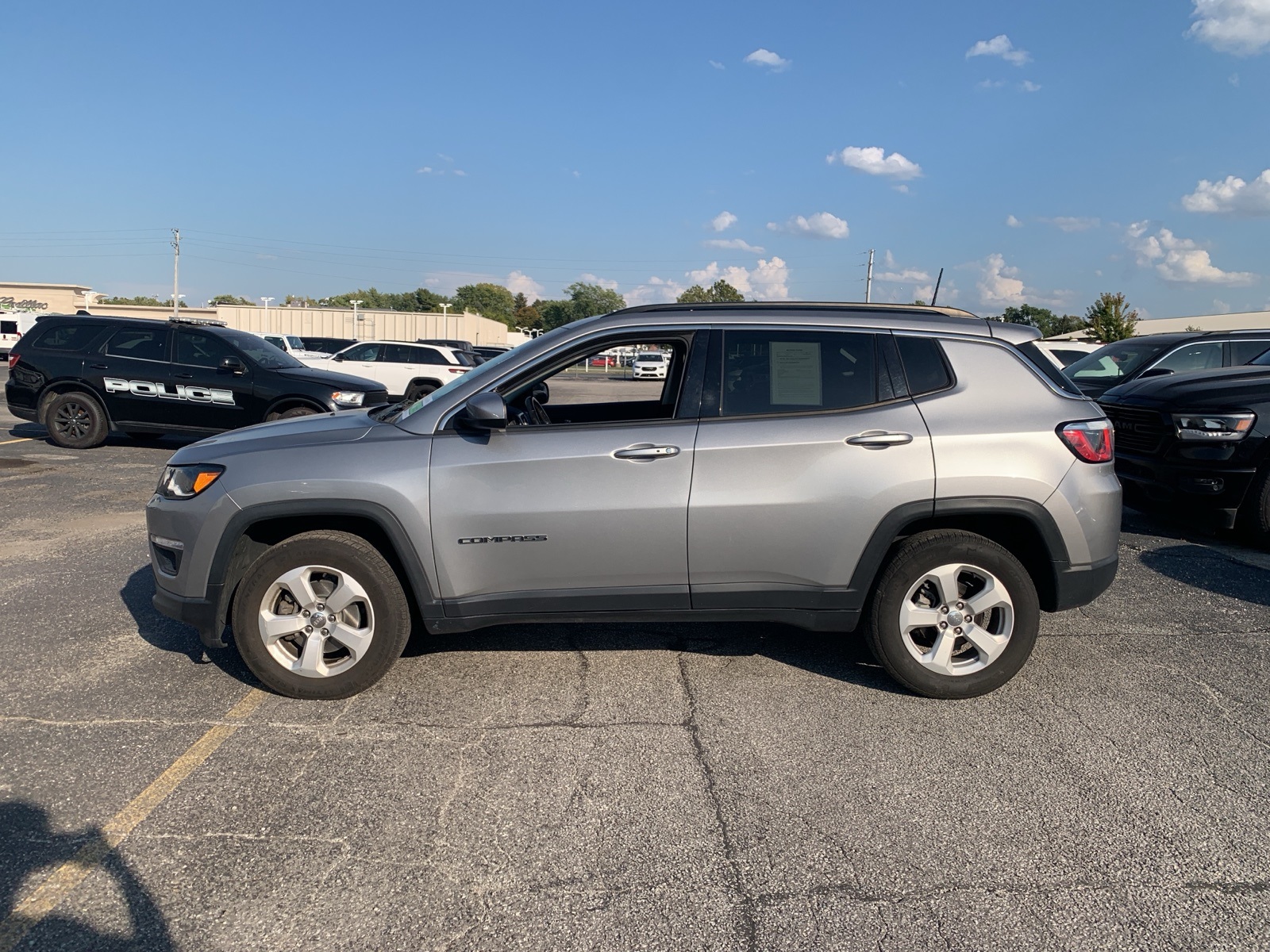 2018 Jeep Compass Latitude photo 2