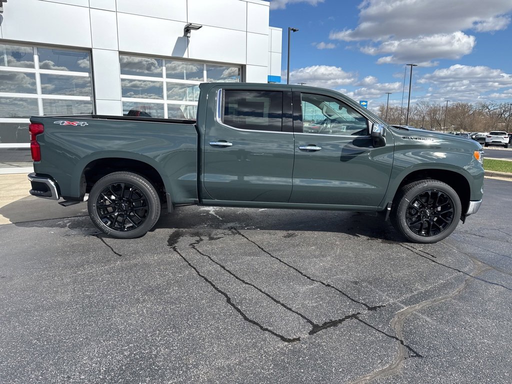 2025 Chevrolet Silverado 1500 LTZ photo 8