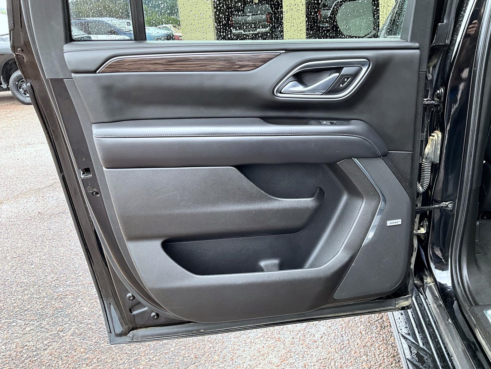 2021 Chevrolet Suburban LT photo 21