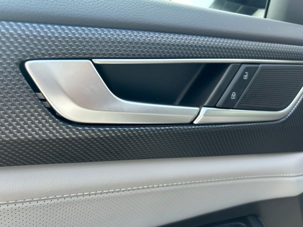 2026 Volkswagen Atlas Cross Sport SEL R-Line photo 47