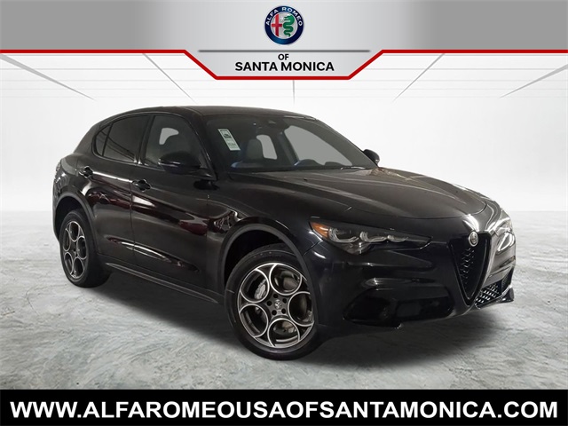 2025 Alfa Romeo Stelvio Base's photo