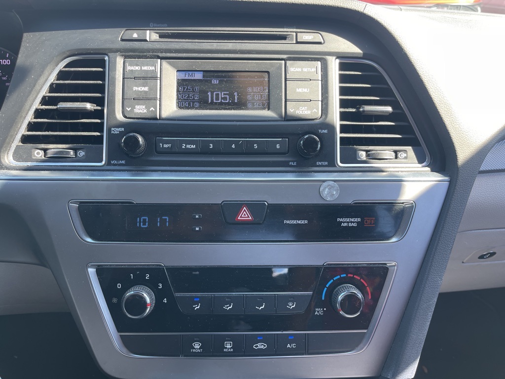 2015 Hyundai Sonata SE photo 10