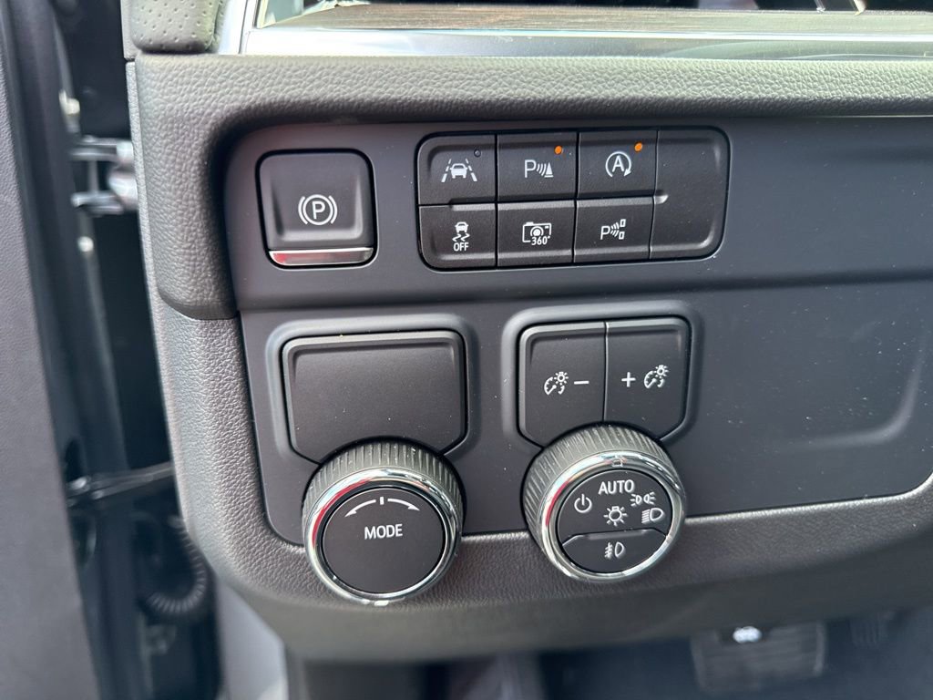 2025 Chevrolet Tahoe Premier photo 19