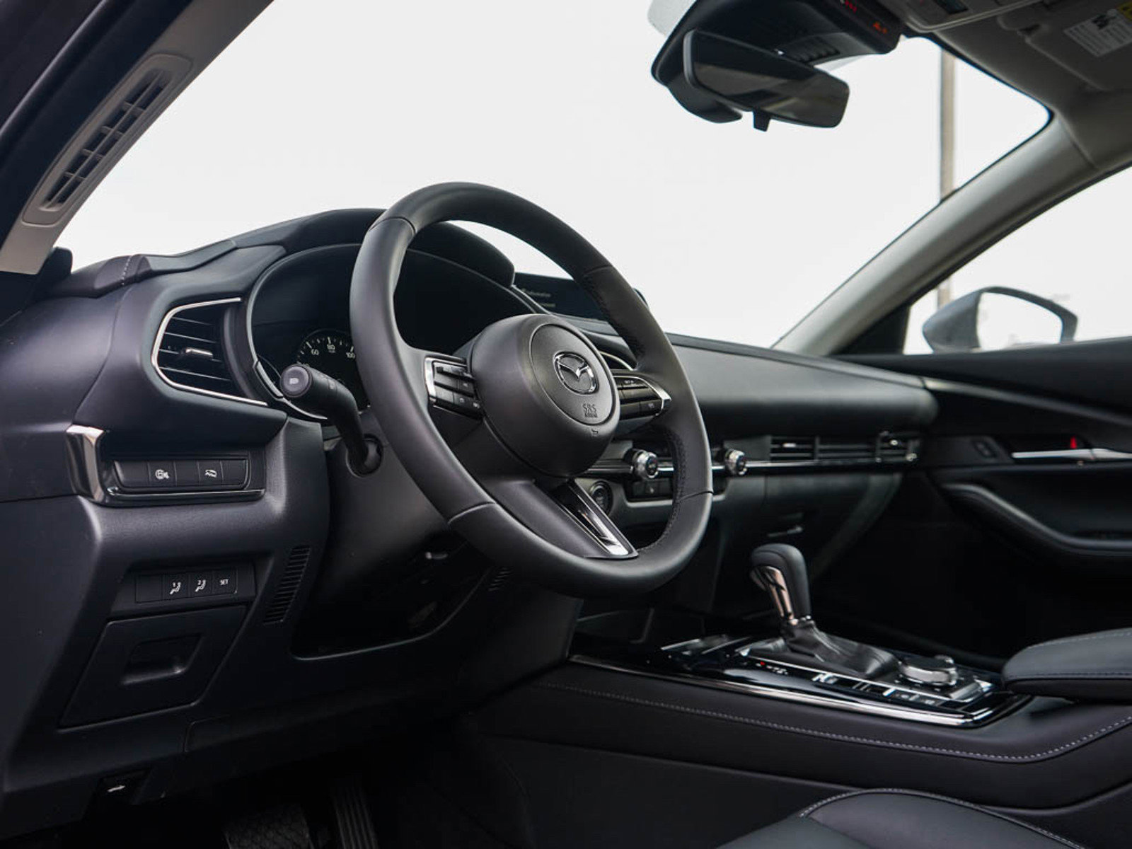 2025 Mazda CX-30 2.5 S Preferred photo 17