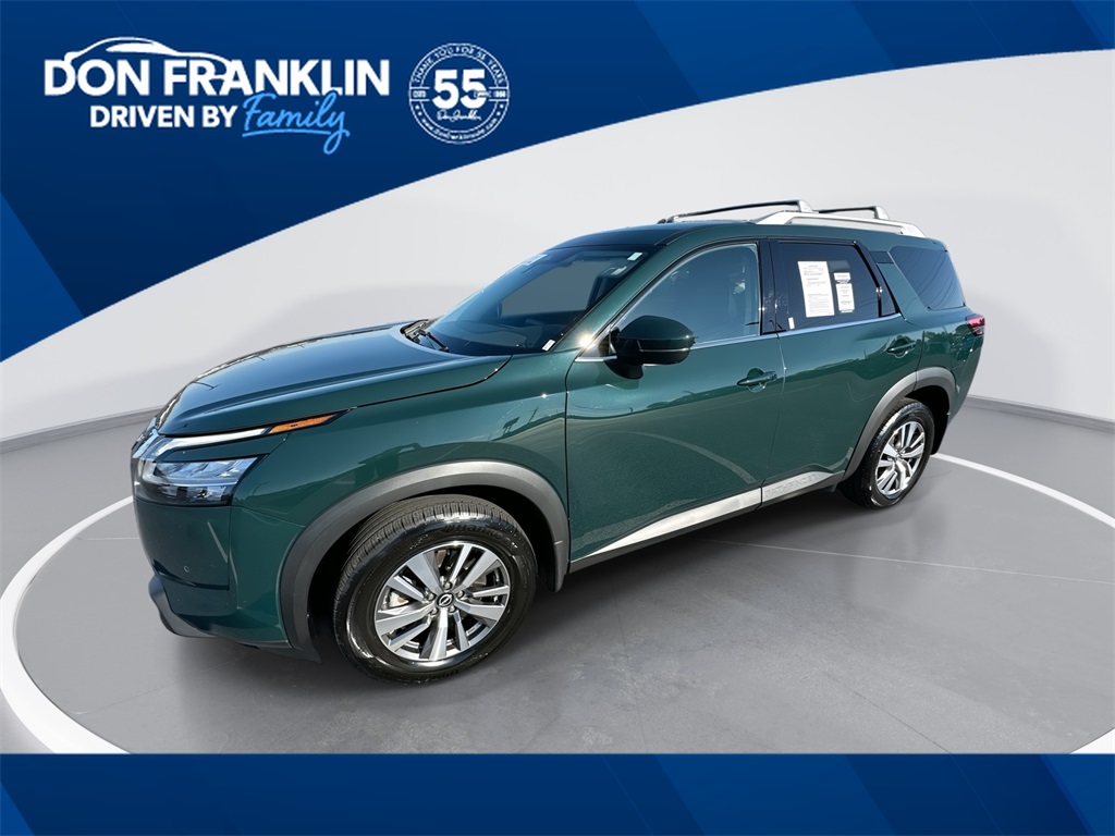 2023 Nissan Pathfinder SL's photo