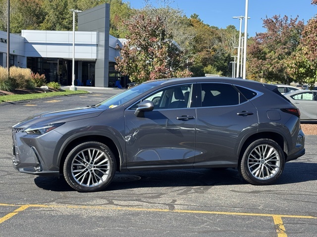 2023 Lexus NX 350 Luxury photo 2