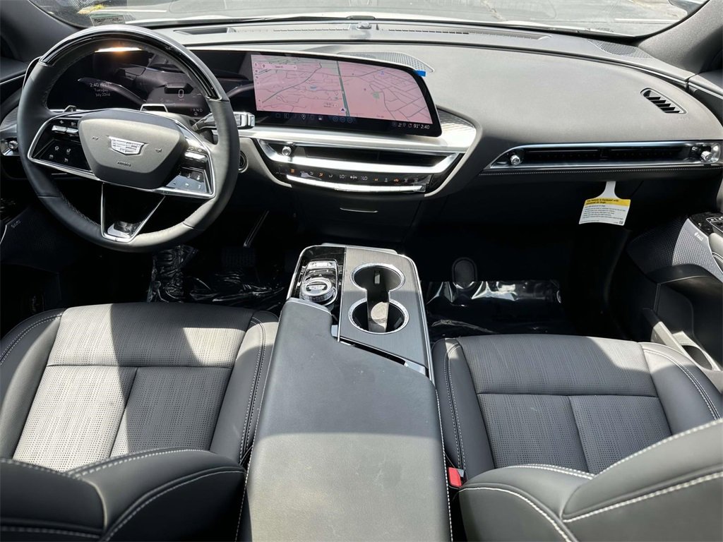 2025 Cadillac Lyriq Luxury photo 18