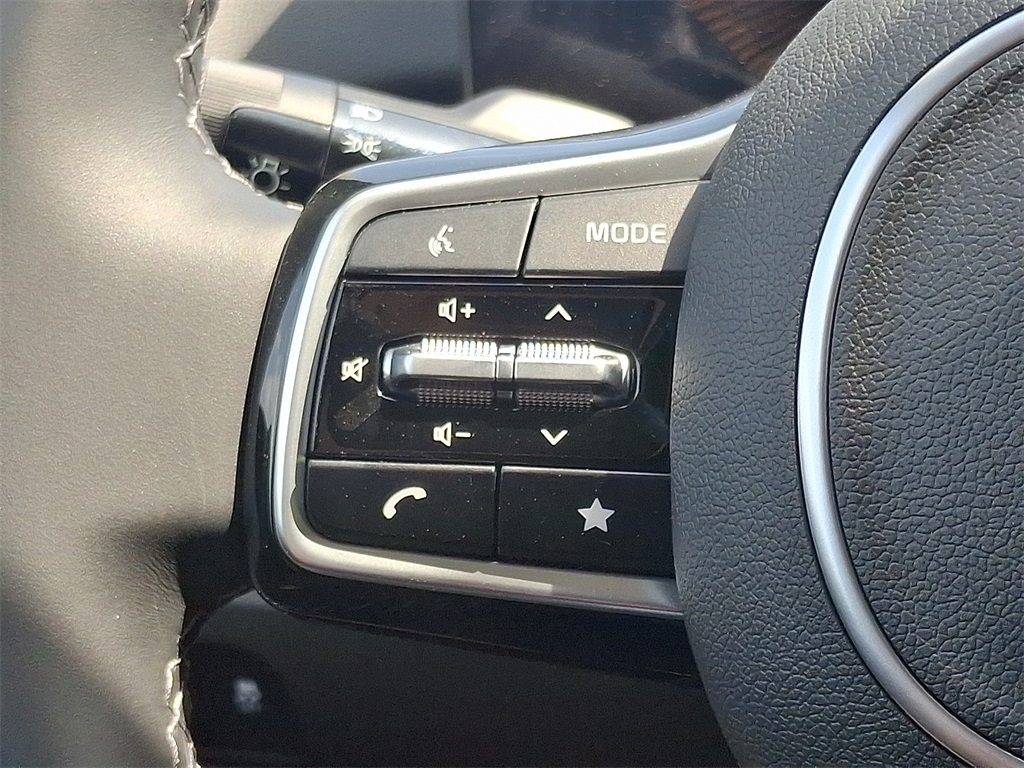 2025 Kia Sorento S photo 17