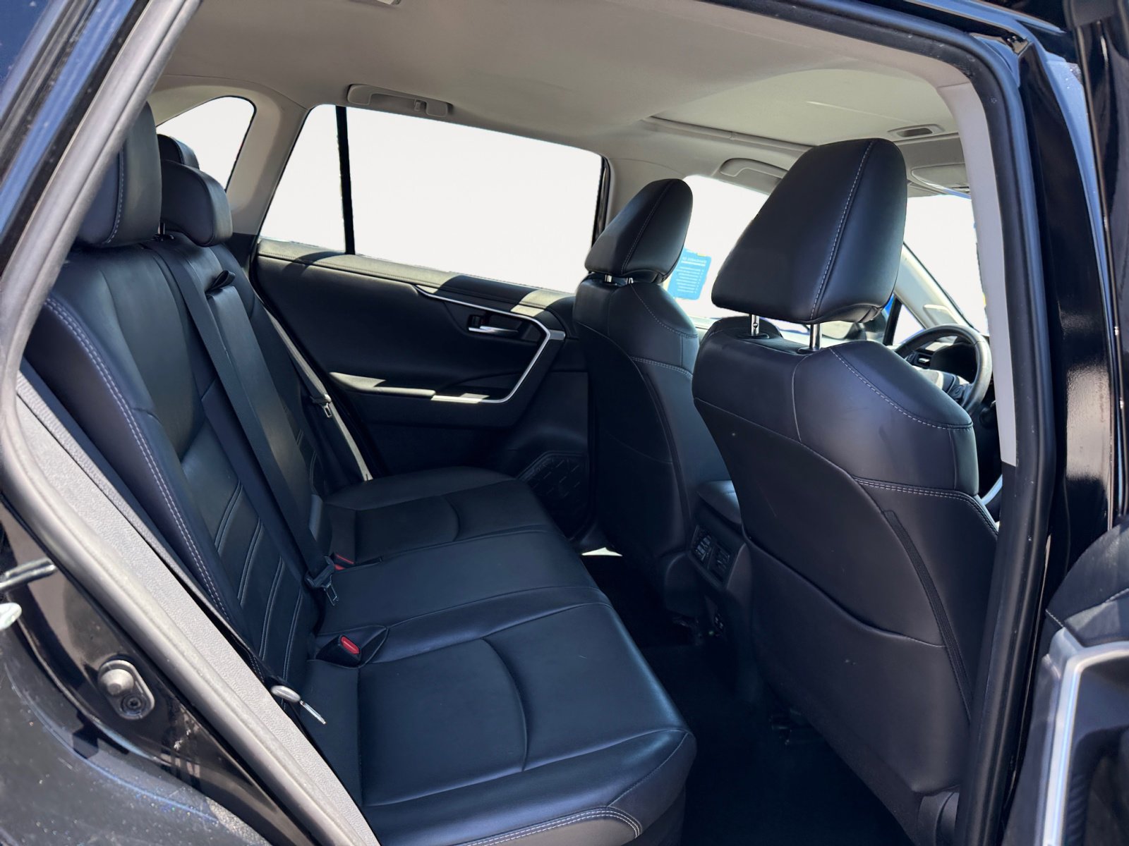 2020 Toyota RAV4 Limited photo 18