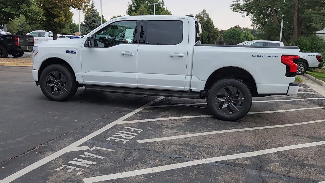 2025 Ford F-150 Lightning photo 5