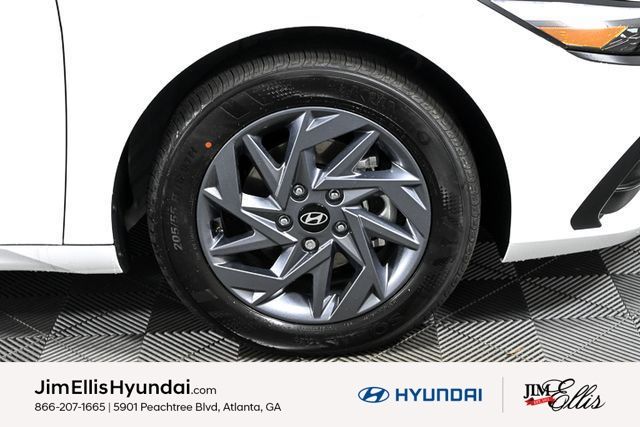 2025 Hyundai Elantra SEL Sport photo 6