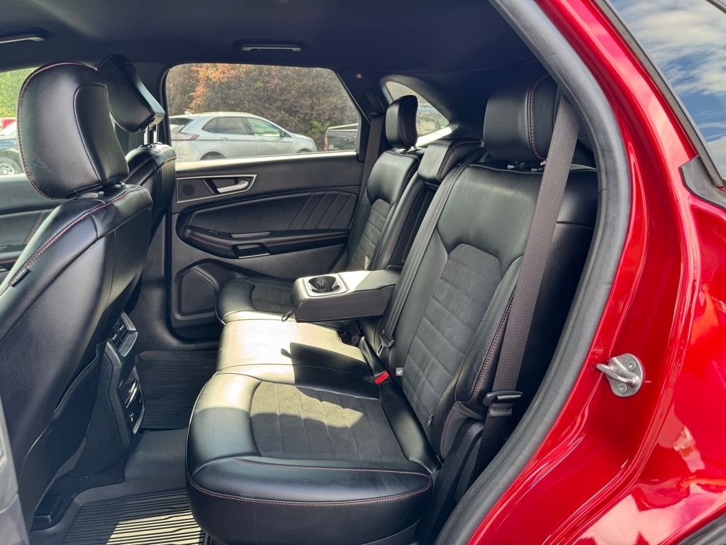 2021 Ford Edge ST photo 11