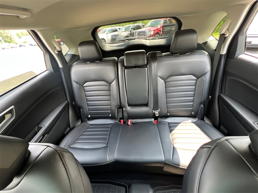 2024 Ford Edge SEL photo 16